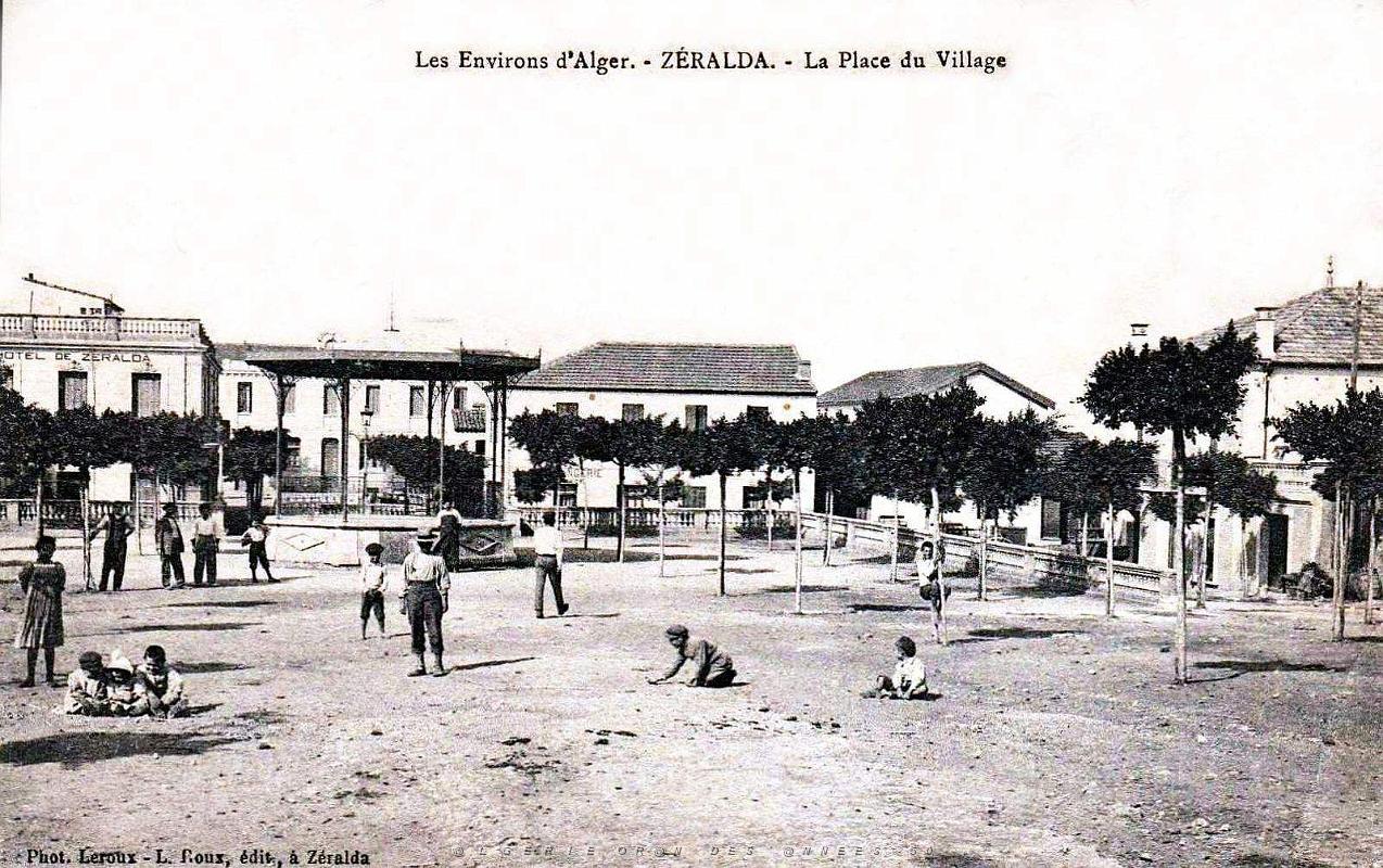 1509- Zeralda - La place du Village - Les Joueurs de billes.jpg